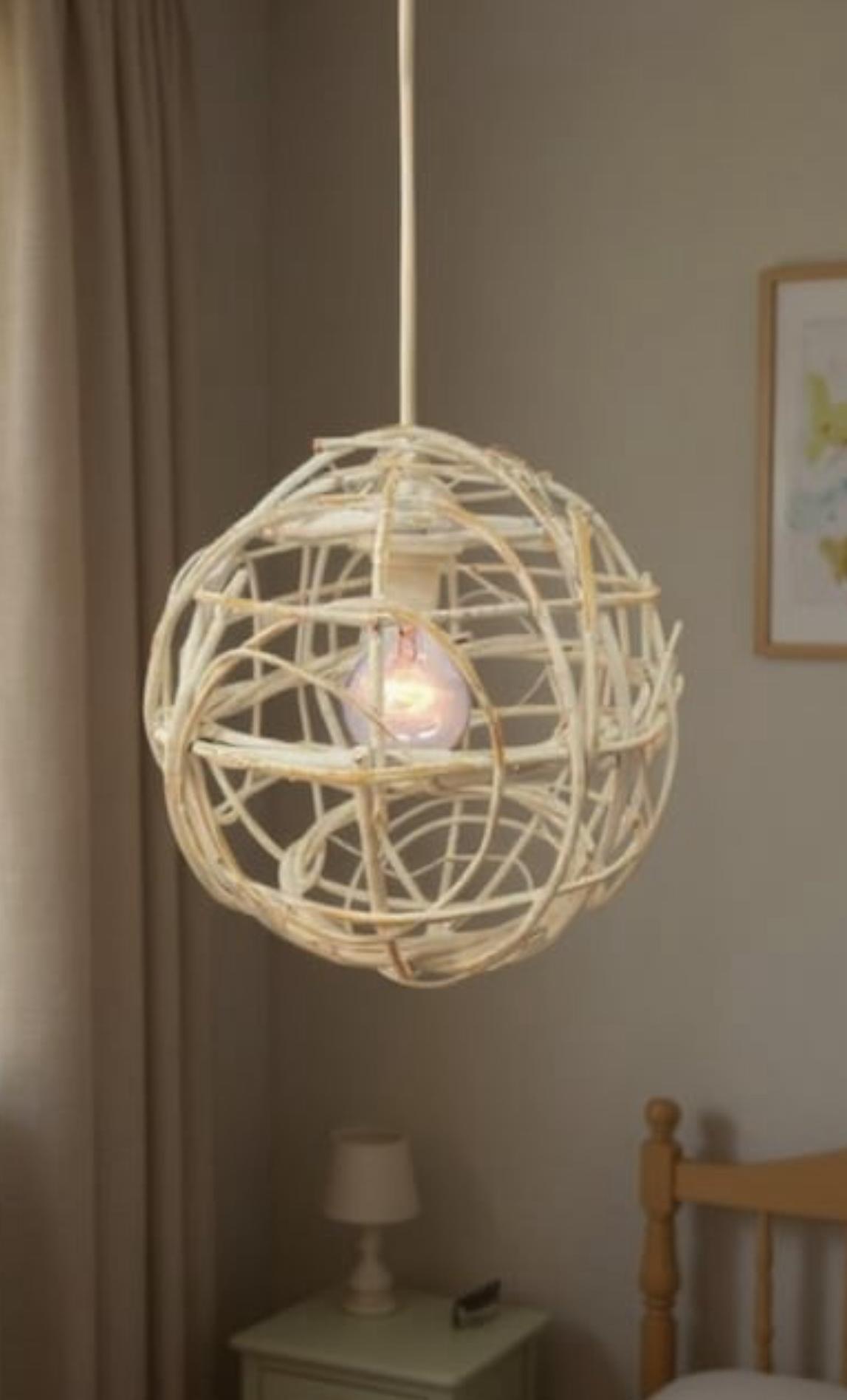 13232 lámpara mimbre calada en dormitorio