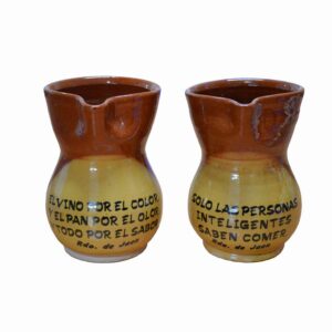 Jarra de barro con refranes surtidos