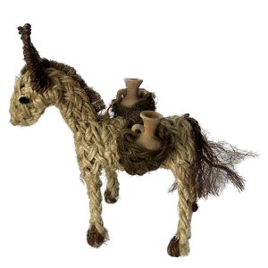 Burro de sisal marrón y natural con cántaros