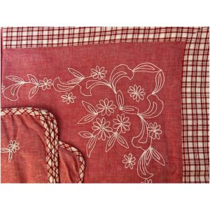 Mantel rojo con 4 servilletas