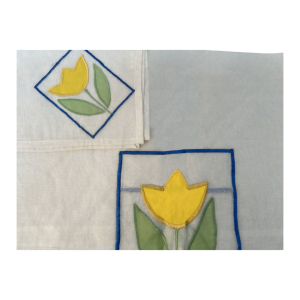 Mantel tulipanes con 4 servilletas