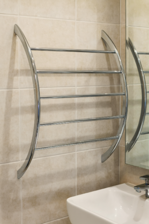 Toallero de pared de acero con 5 baldas