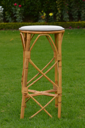 Taburete alto de junco con cojín