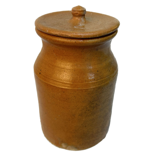 Tarro de barro con tapa
