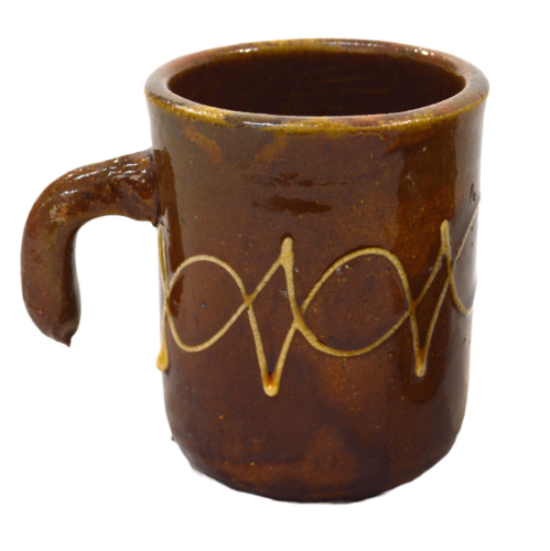 Jarra de barro con diseño