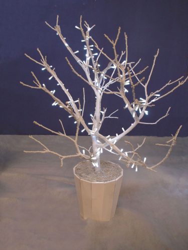 Árbol ramas con luz