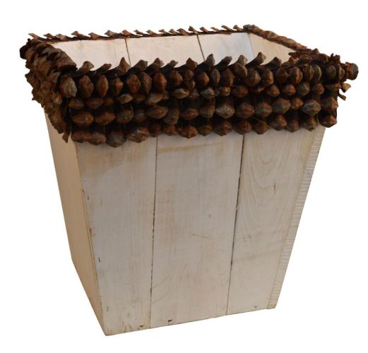 Florero madera blanca y dientes de piñas